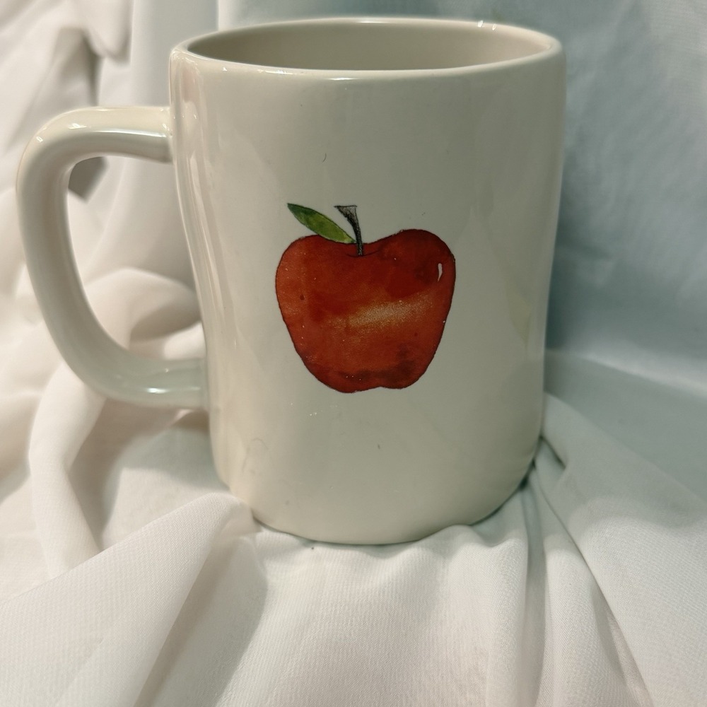 Rae Dunn Coffee/Tea/Soup Mug TEACHER Apple Gift - Picture 2 of 6